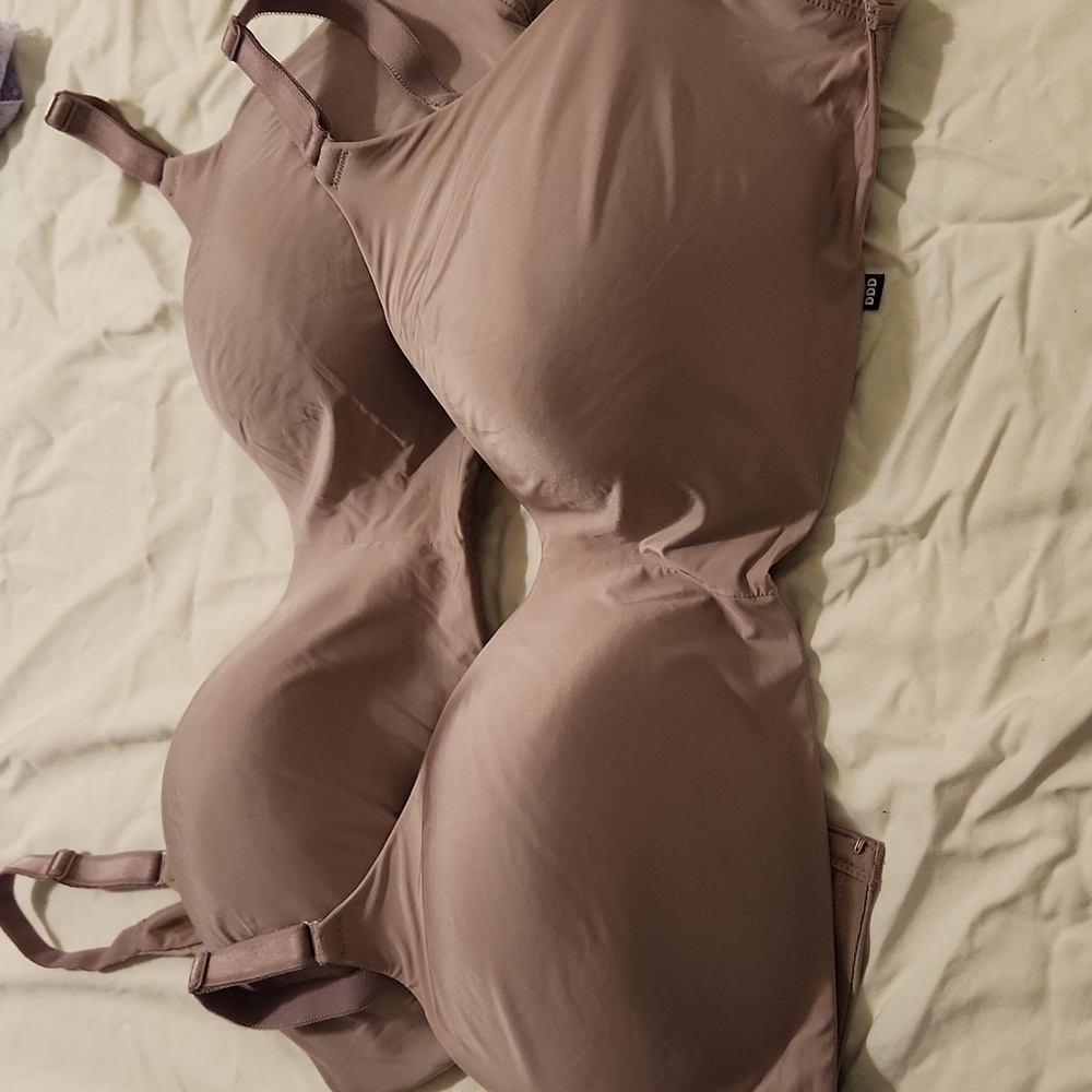 Torrid Wireless 38ddd Bra Bundle - image 1